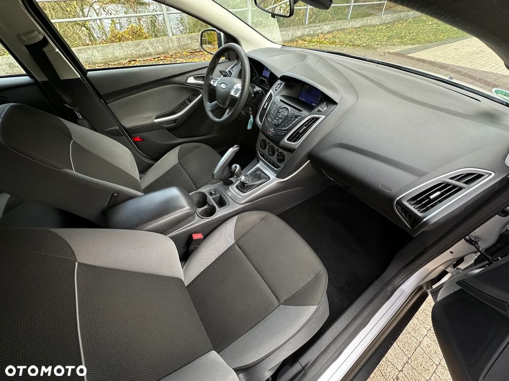 Ford Focus - 10