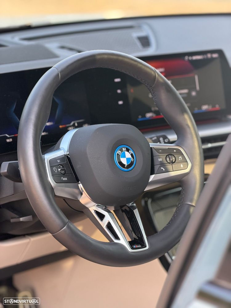 BMW iX1 eDrive20 Pack Desportivo M Pro - 3