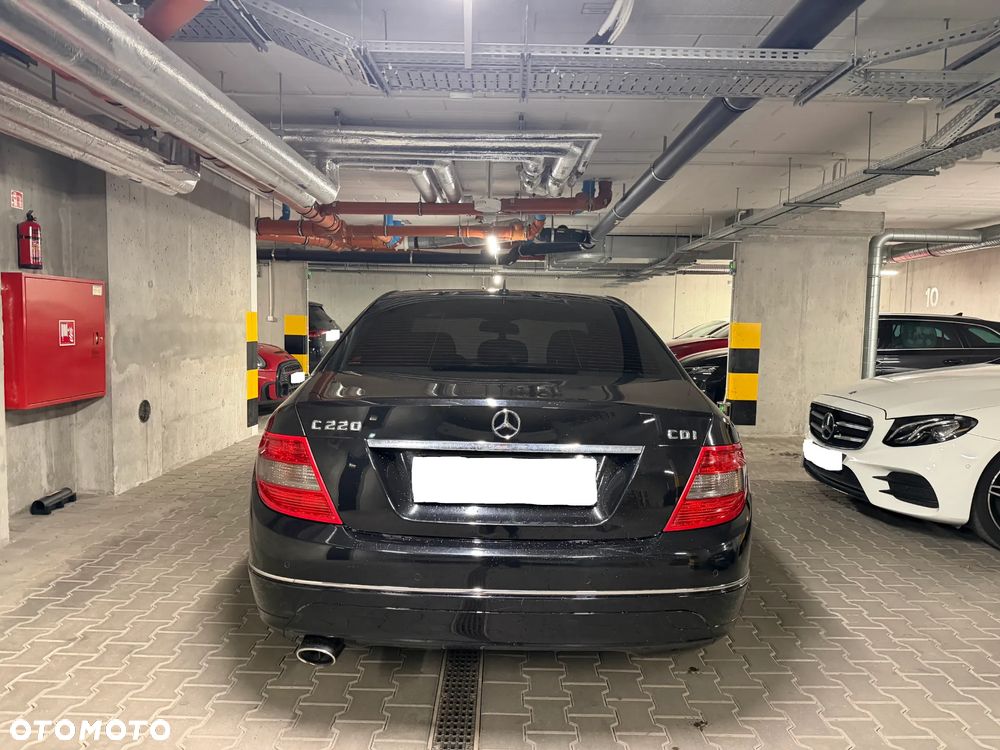 Mercedes-Benz Klasa C 220 CDI BlueEff 4-Matic Avantgarde - 6