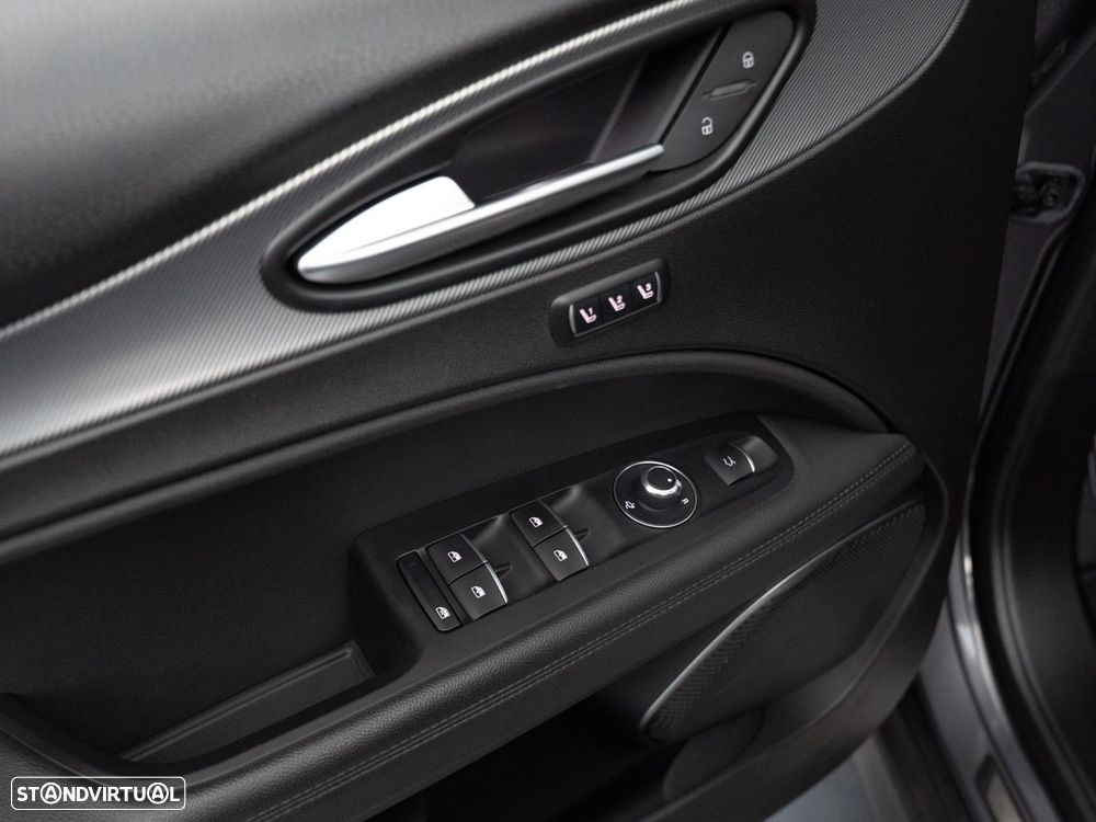 Alfa Romeo Stelvio 2.2 D Sprint Q4 AT8 - 19