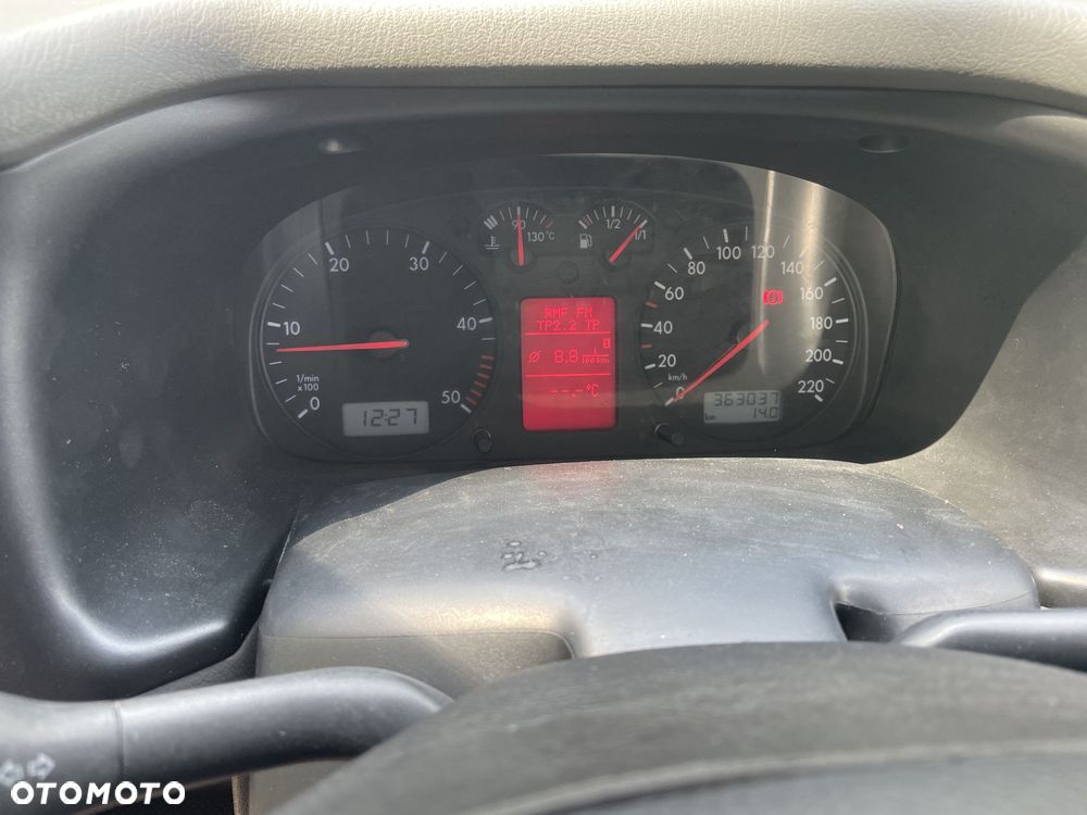 Volkswagen Multivan - 15