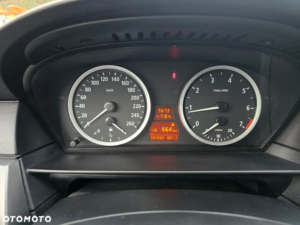 BMW Seria 5 520i - 5