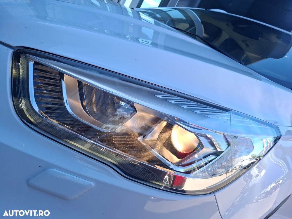 Ford Kuga - 24