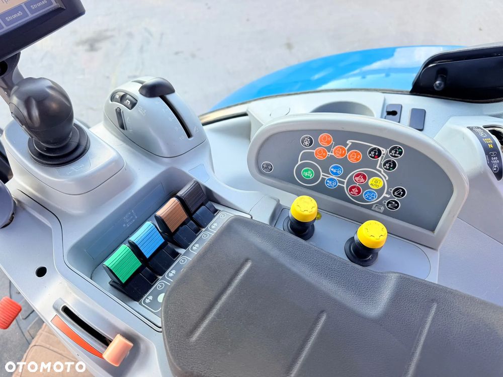 New Holland T7.210 POWER COMMAND - 21