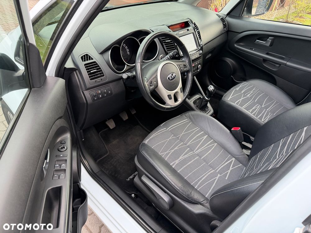 Kia Venga 1.4 CVVT Titanium Collection - 16