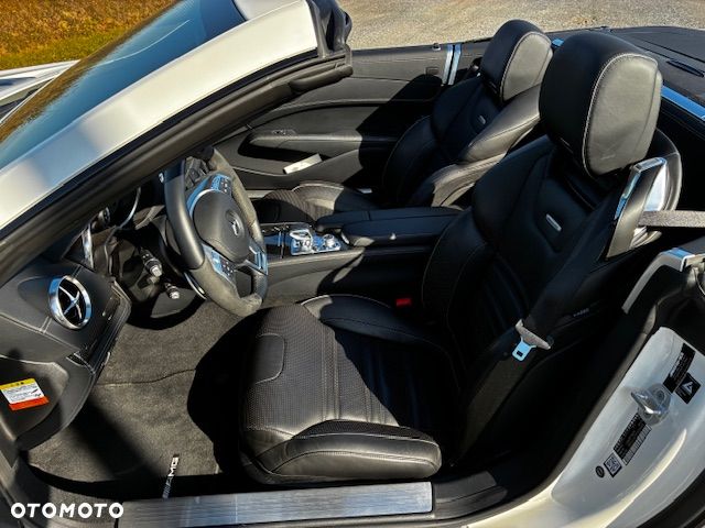Mercedes-Benz SL 63 AMG AMG Speedshift MCT 7-Gang Sportgetriebe AMG Performance Package - 27