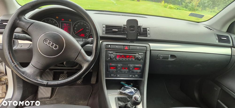 Audi A4 Avant 2.4 - 11