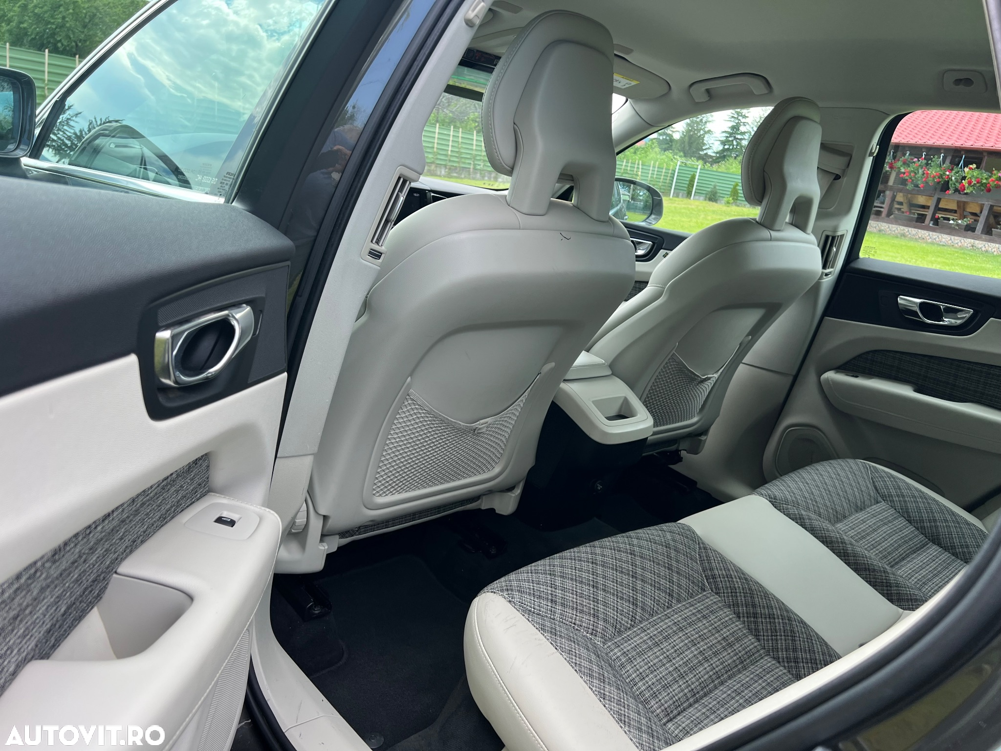 Volvo XC 60 D4 AWD Geartronic RDesign - 9