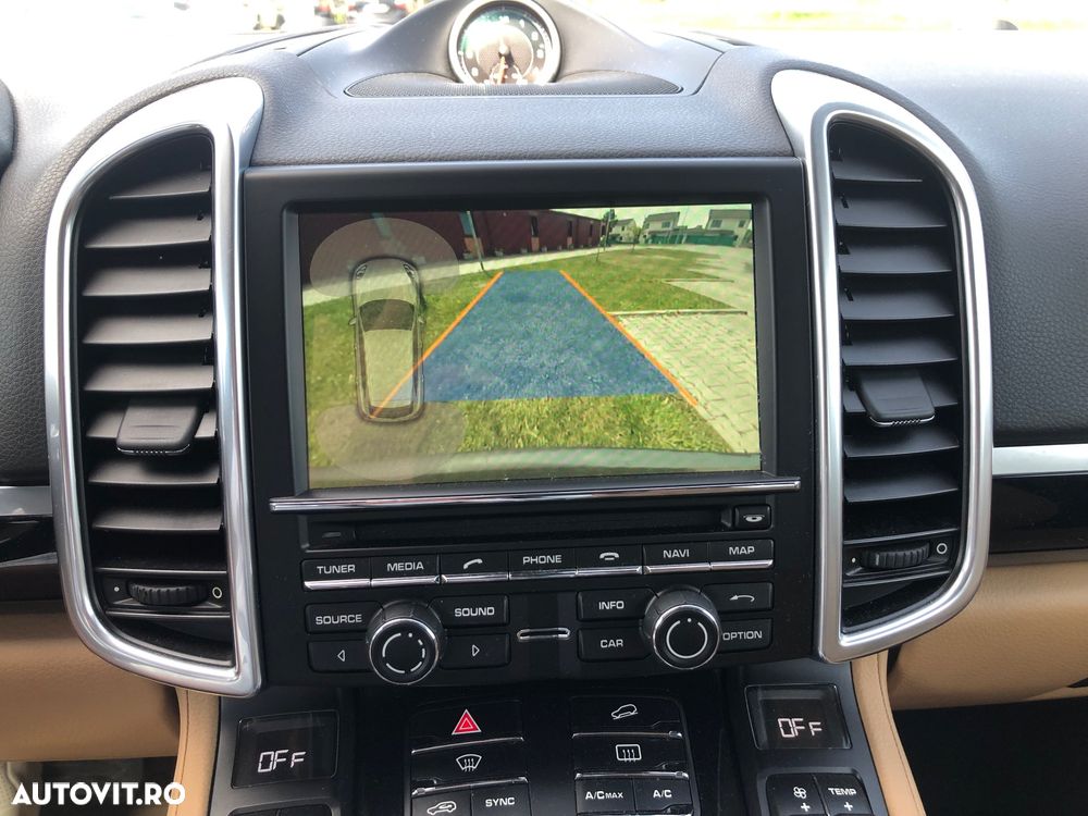 Porsche Cayenne 3.0 L V6 - 25