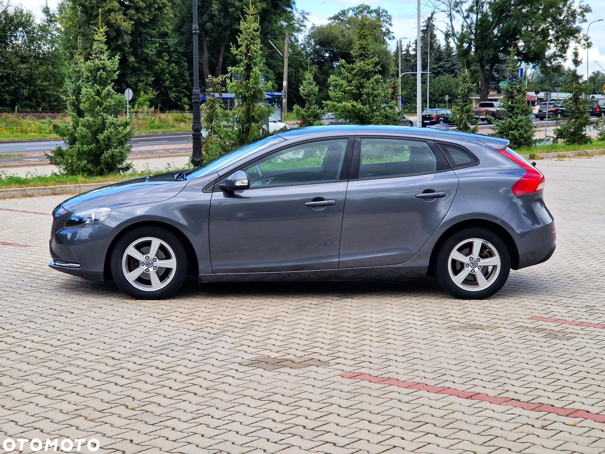 Volvo V40 D2 Momentum - 4
