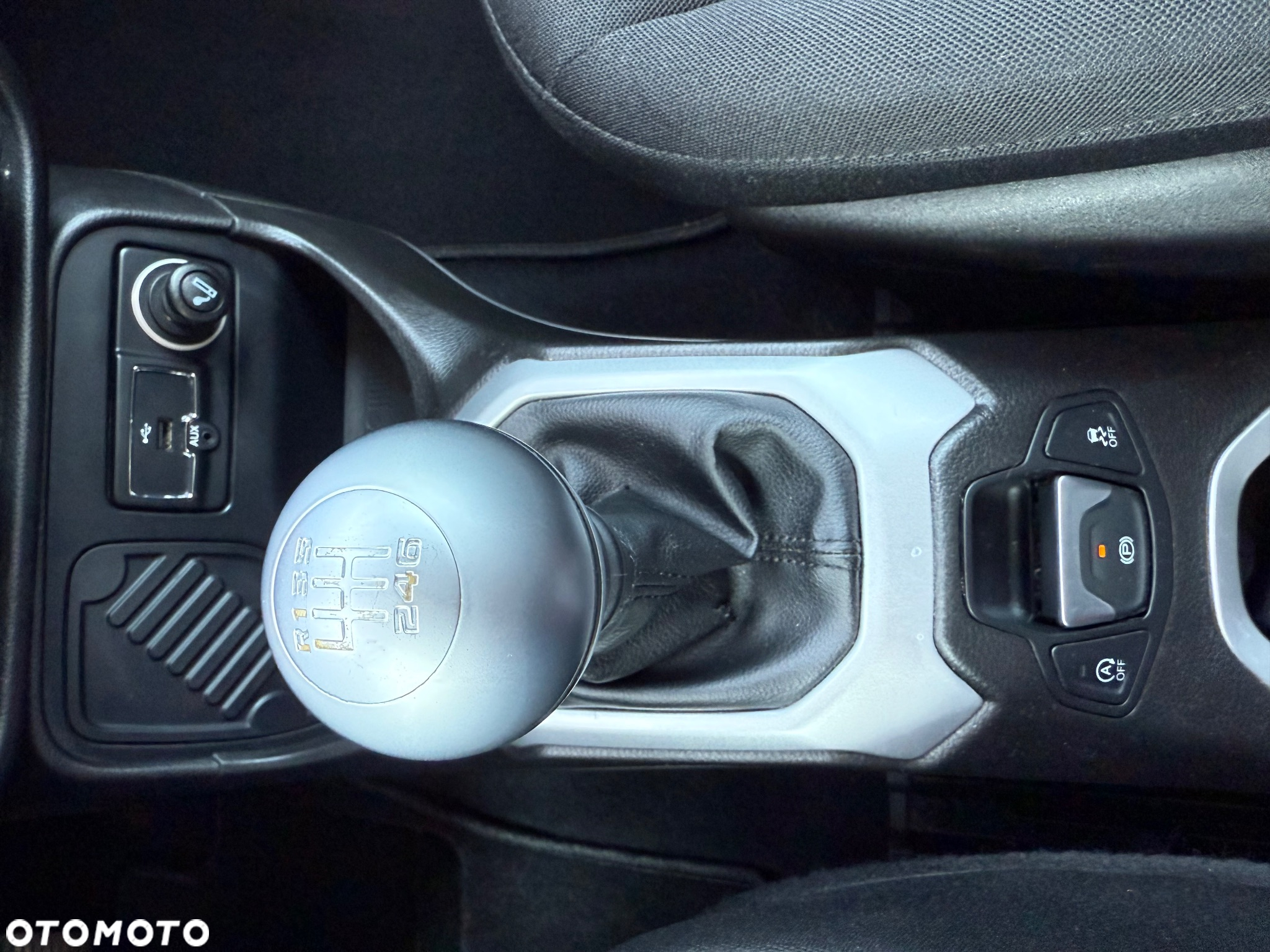 Jeep Renegade 1.4 MultiAir Longitude - 26