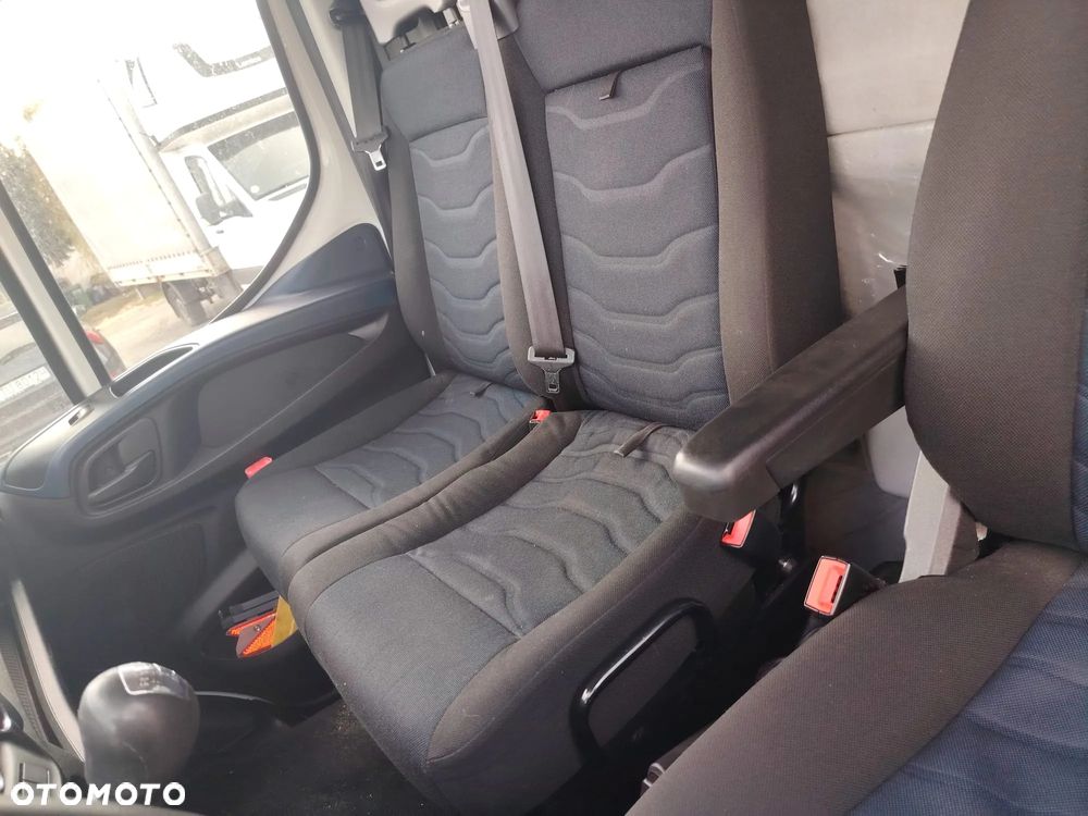 Iveco DAILY - 12