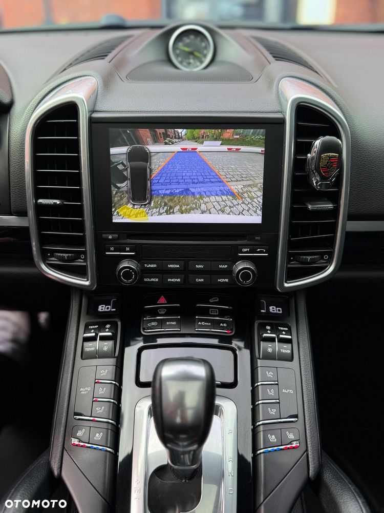 Porsche Cayenne - 39