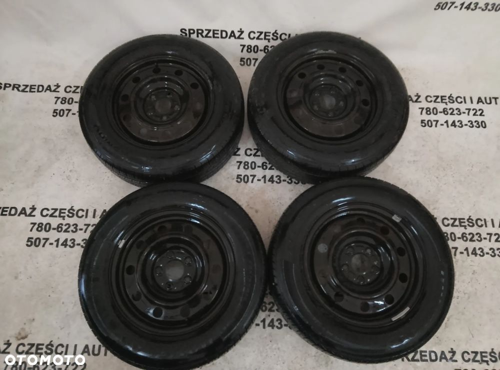 Felgi Koła Opony Chrysler Pacifica 235/65/17 Całoroczne - 2