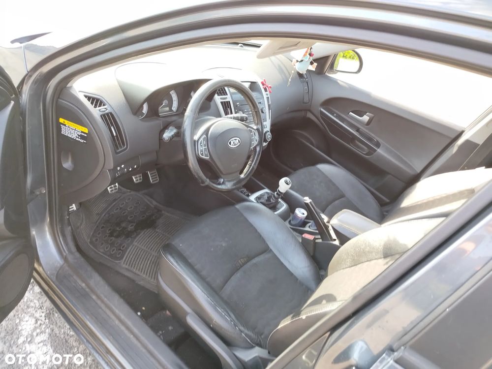 Kia Ceed Cee'd 1.6 Crdi Comfort + - 6