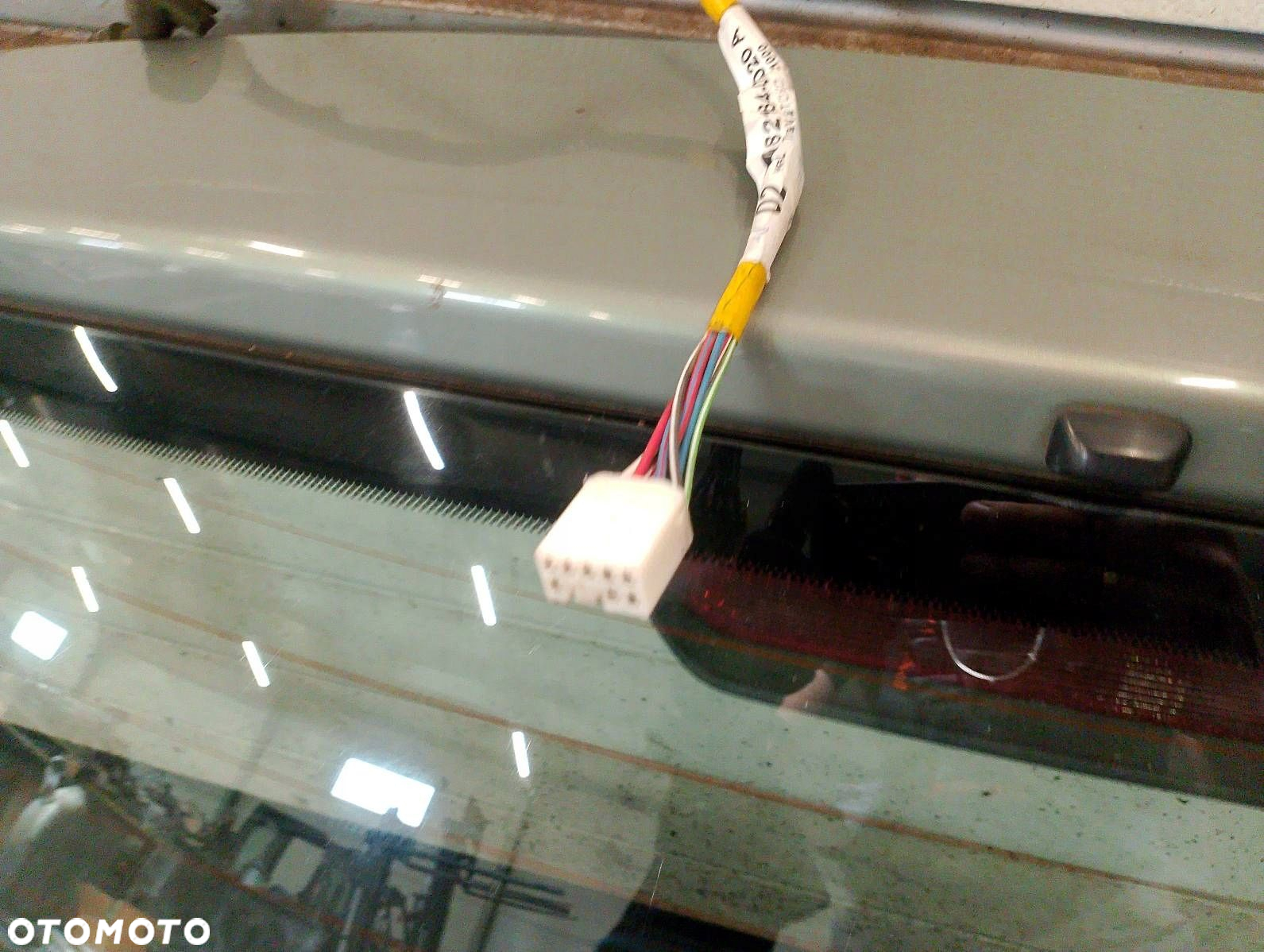 KOMPLETNY TYŁ KLAPA ZDERZAK LAMPA TOYOTA YARIS I (po lifcie) 6S4 - 14