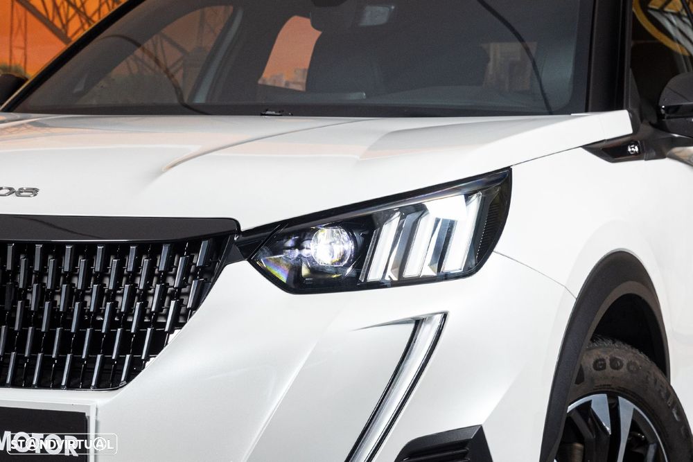 Peugeot 2008 1.2 PureTech GT EAT8 - 6