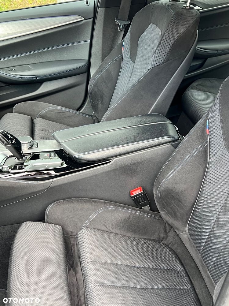 BMW Seria 5 520d xDrive M Sport sport - 12