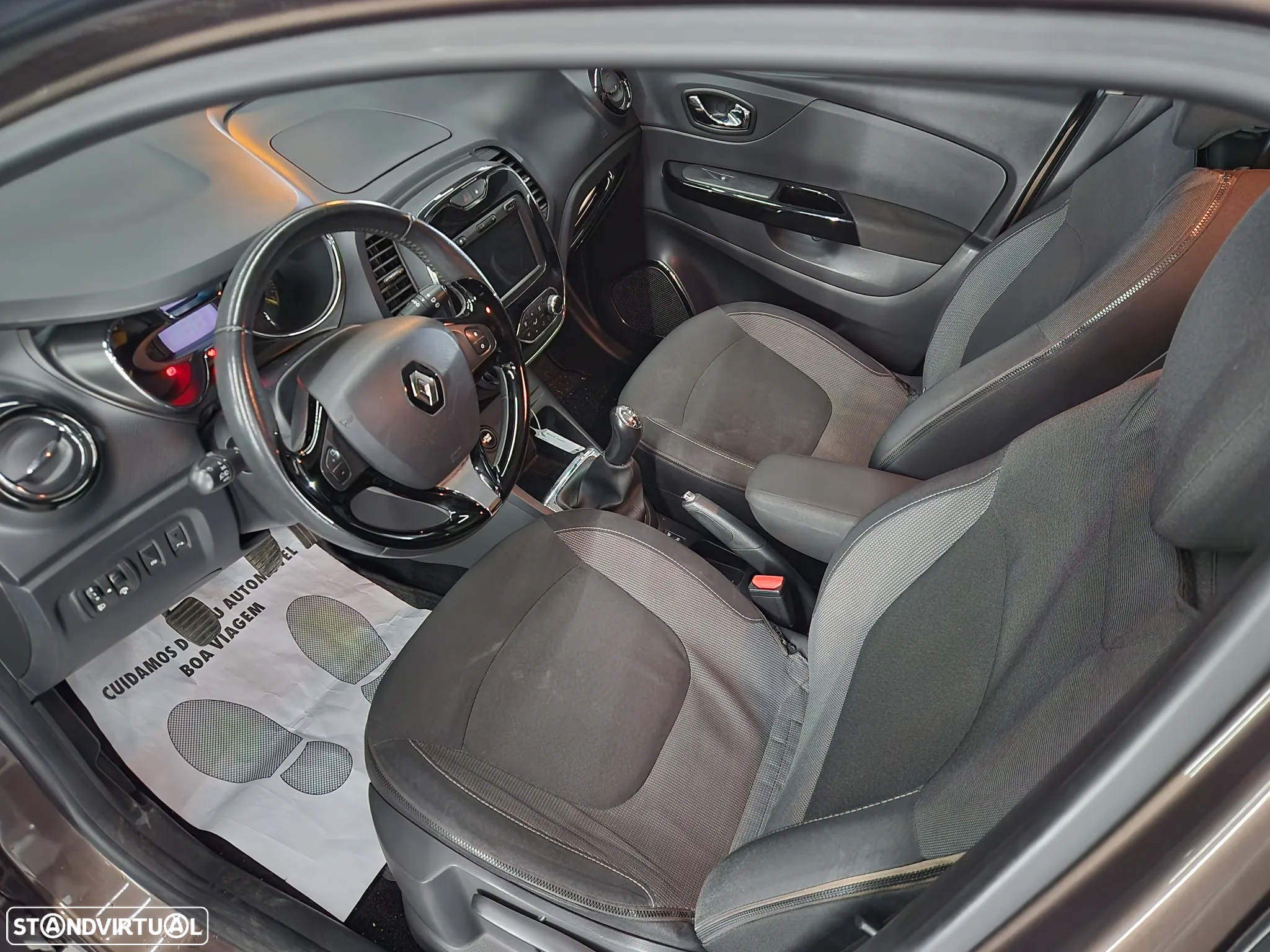 Renault Captur 1.5 dCi Exclusive - 6