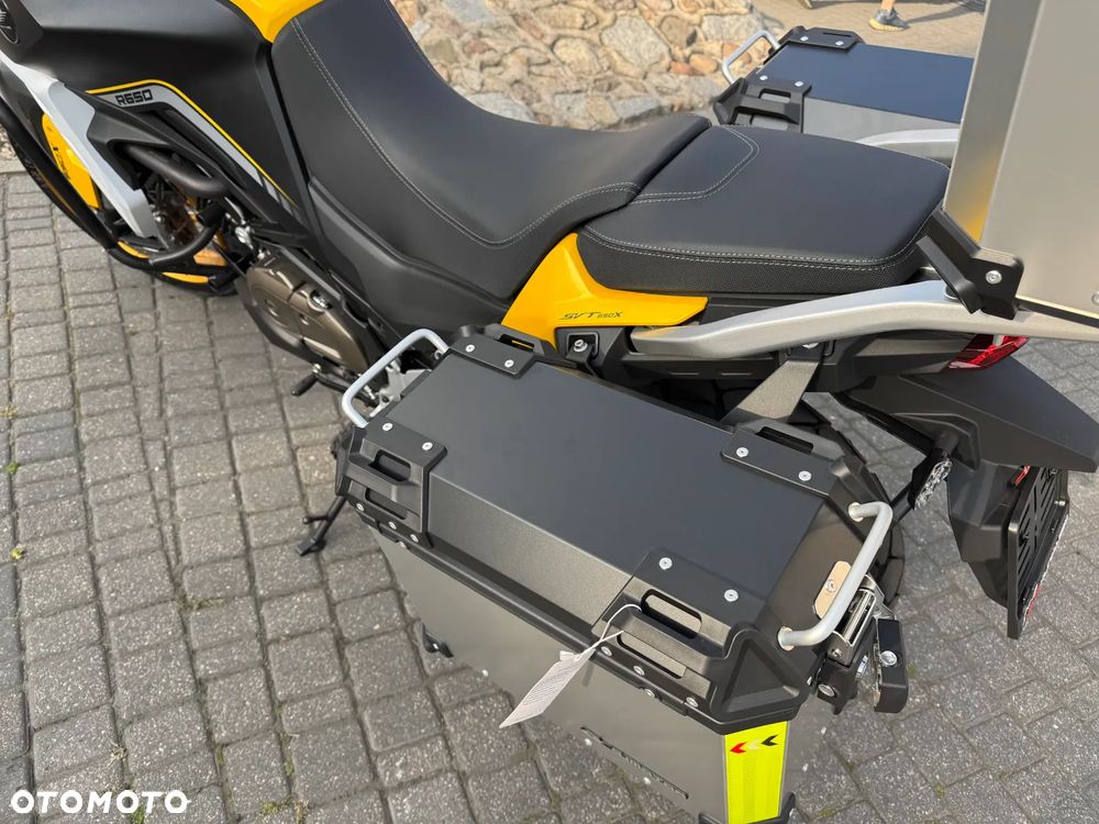 QJMOTOR SVT 650X - 5