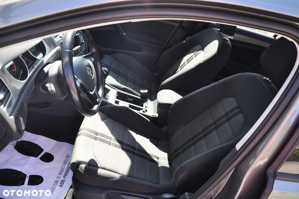Volkswagen Golf 1.4 TSI BMT Comfortline - 13
