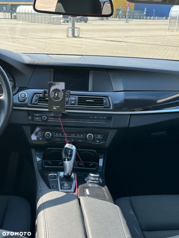 BMW Seria 5 520d Sport-Aut - 11