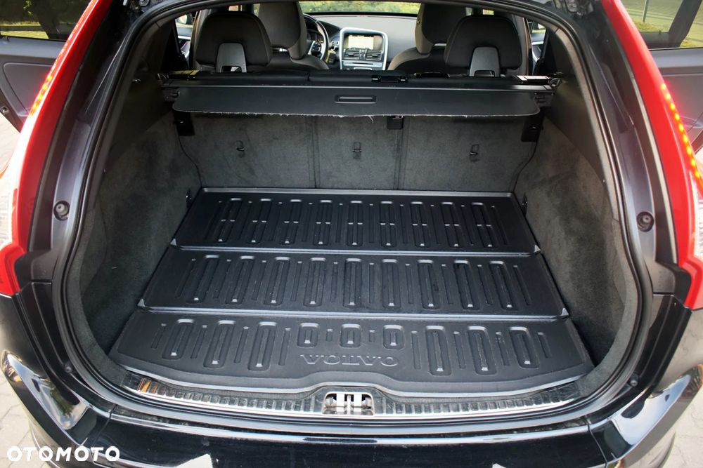 Volvo XC 60 D4 Drive-E Momentum - 28