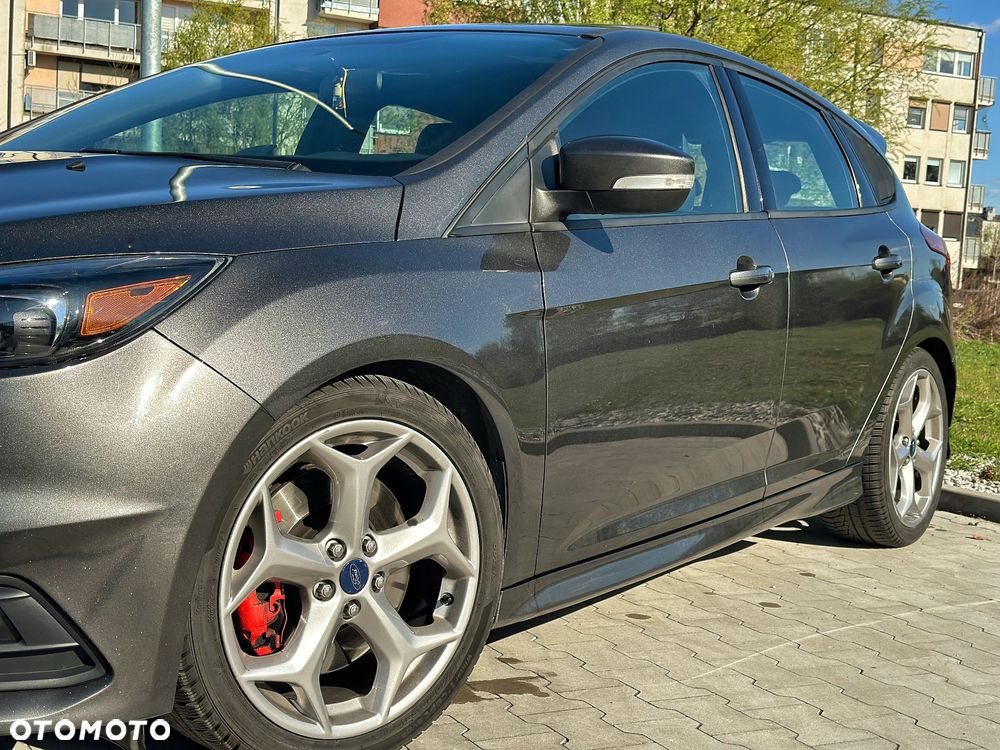 Ford Focus 2.0 EcoBoost ST mit Leder-Sport-Paket - 29