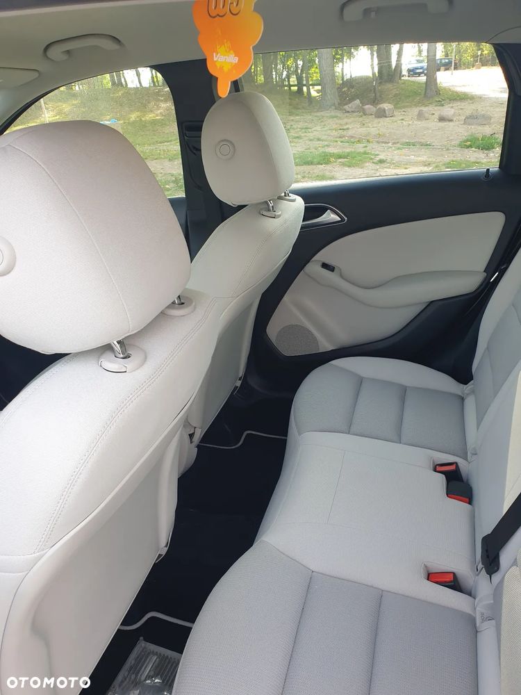 Mercedes-Benz Klasa B 180 CDI (BlueEFFICIENCY) - 13
