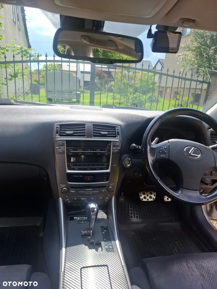 Lexus IS 250 Sport - 21