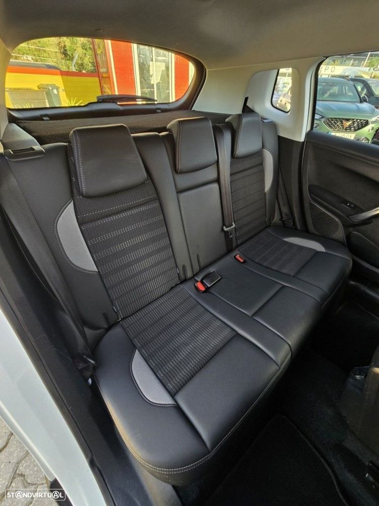 Peugeot 2008 1.6 e-HDi Allure 2-Tronic - 11