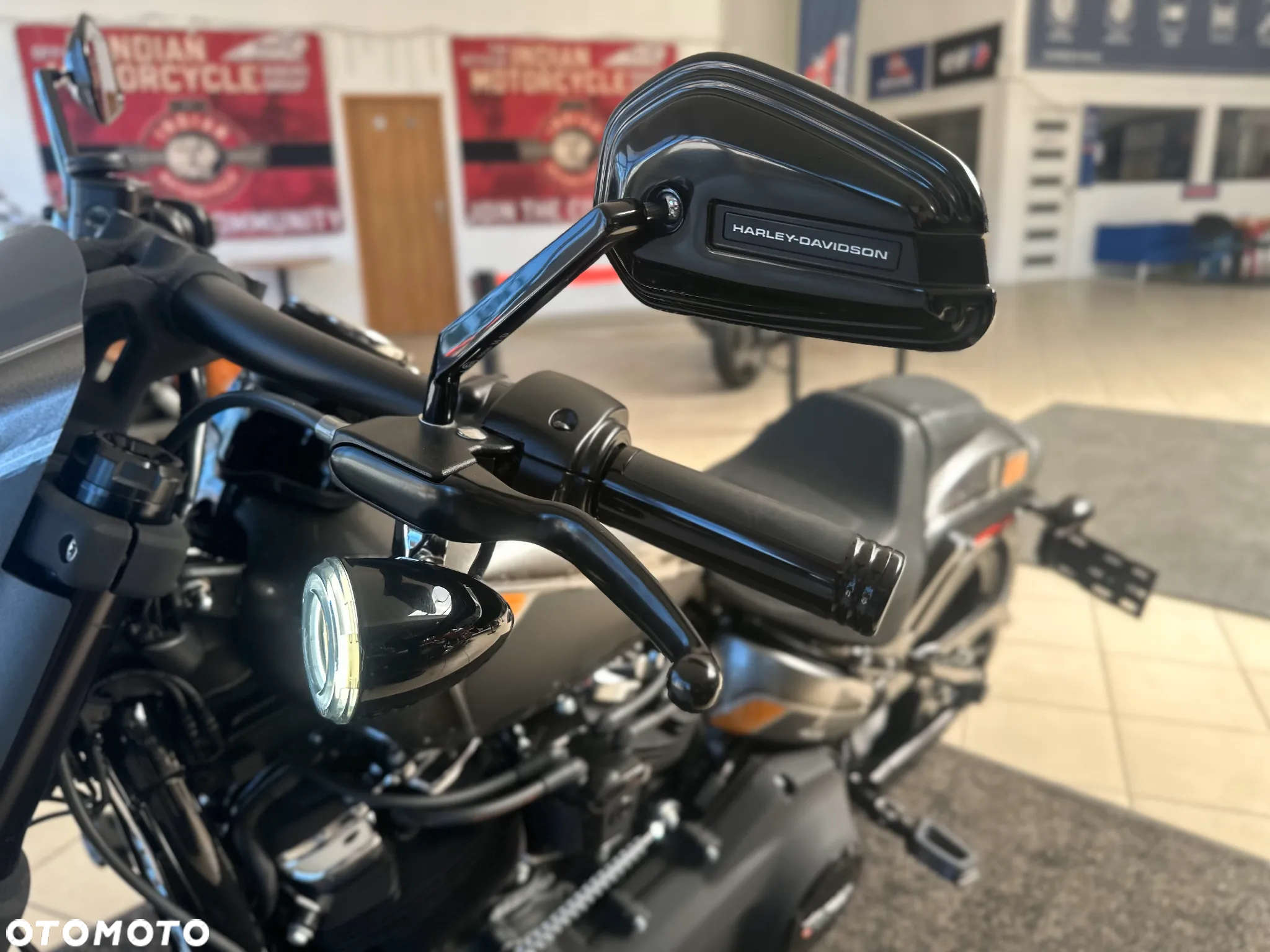 Harley-Davidson Softail Fat Bob - 35