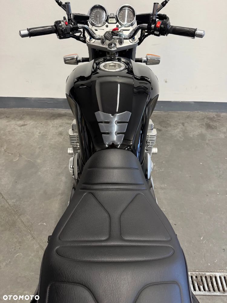 Yamaha XJR - 36