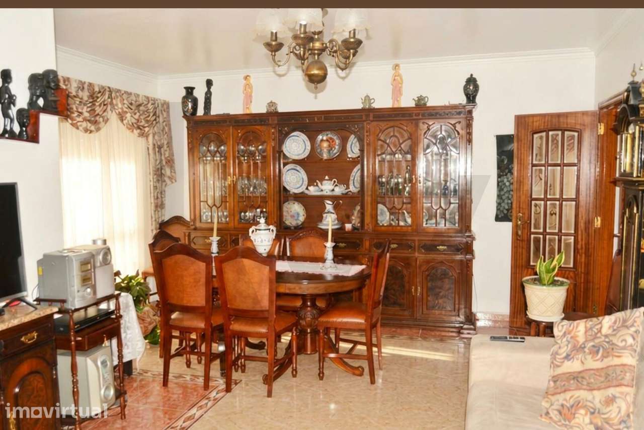 T2 Anta – Agualva | 3 Frentes  | Lareira e Parqueamento  |   375 800€ - Grande imagem: 2/29