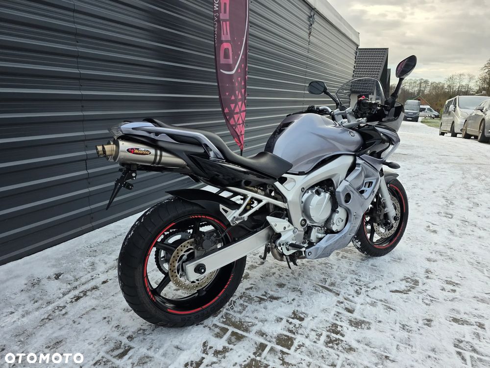 Yamaha FZ6 - 3