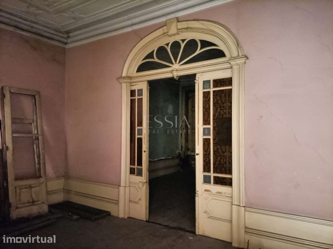 Prédio para Reconstrução na Praça da República, Porto - Grande imagem: 5/20