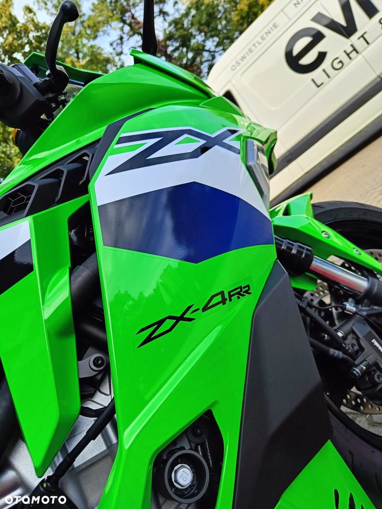Kawasaki ZX - 24
