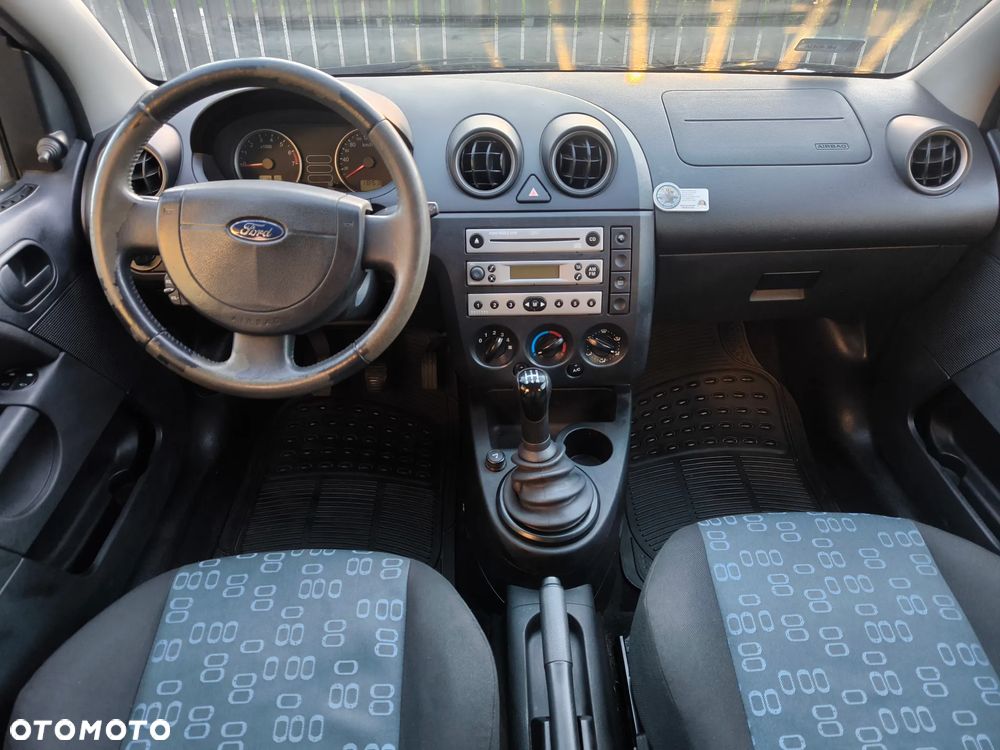 Ford Fiesta 1.25 Trend - 12