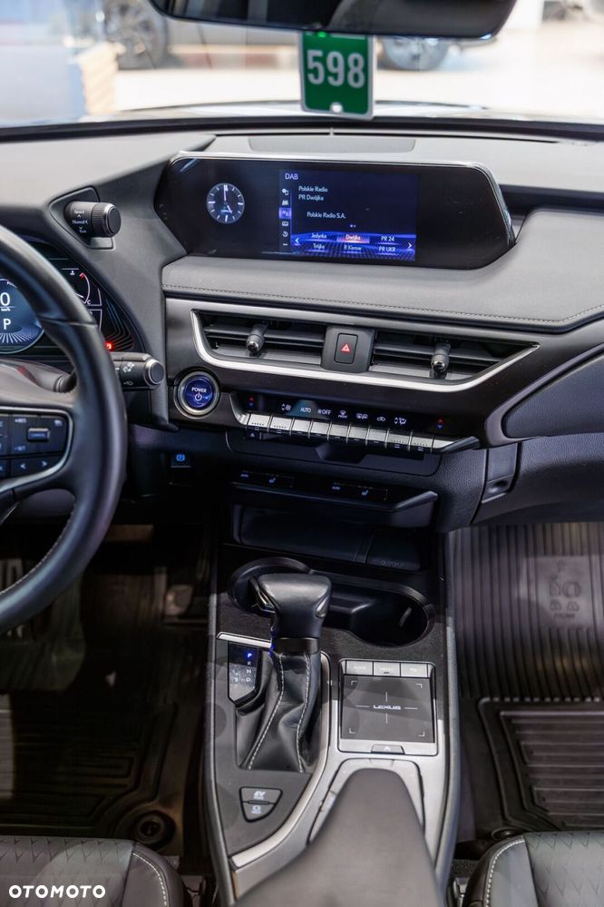 Lexus UX - 34
