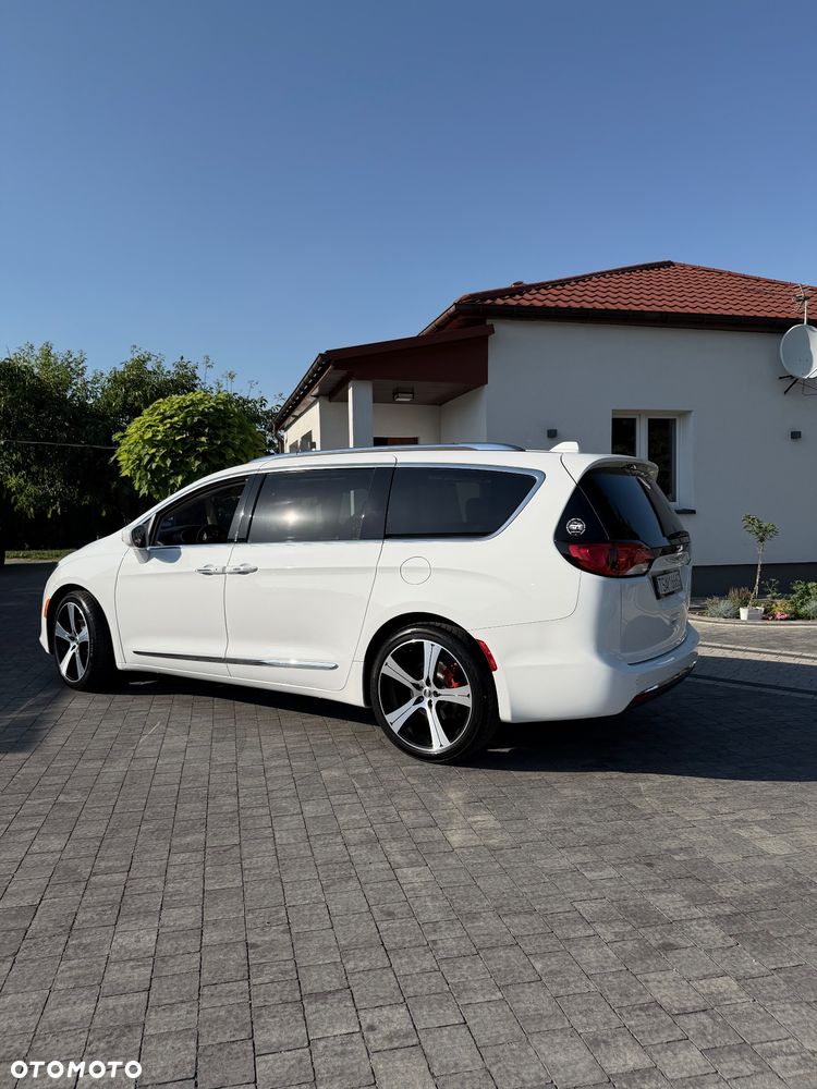 Chrysler Pacifica - 7