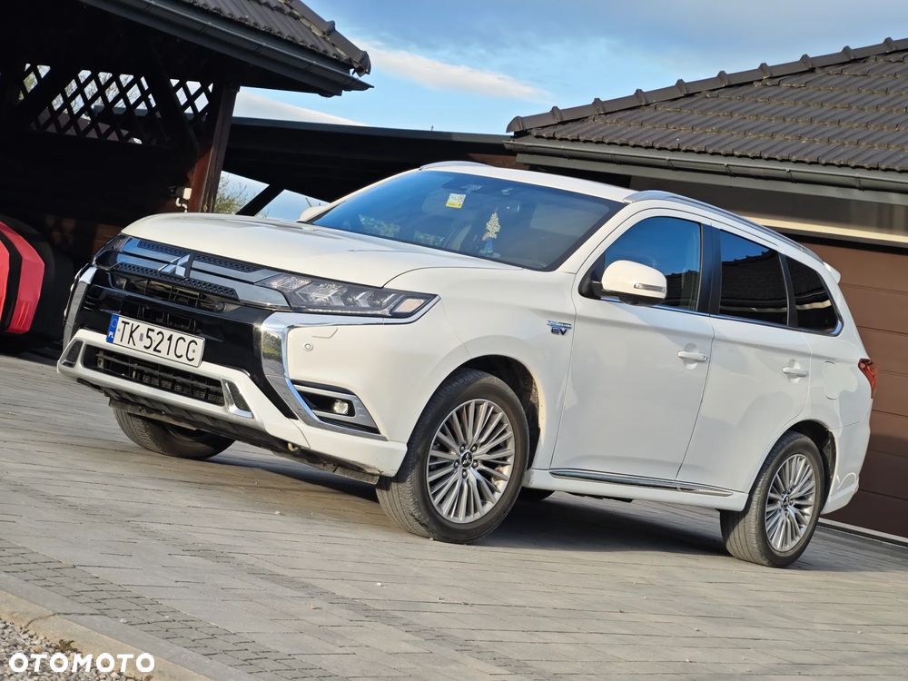 Mitsubishi Outlander Instyle + - 12