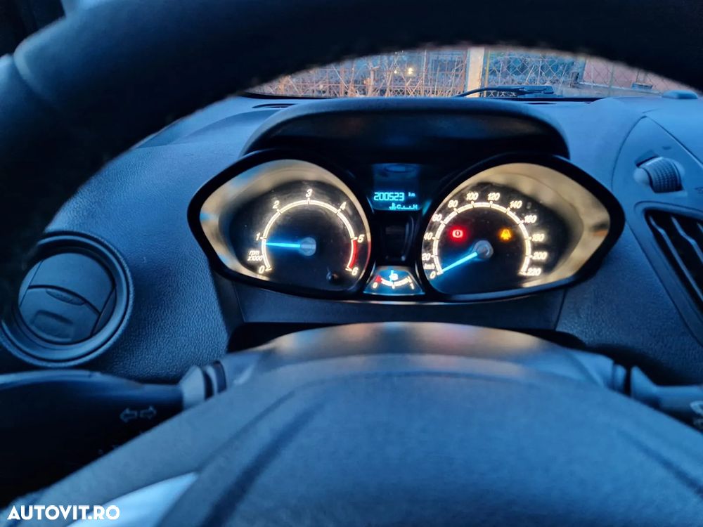 Ford Transit Courier 1.6 TDCi L1 Kombi Commercial Ambiente - 4