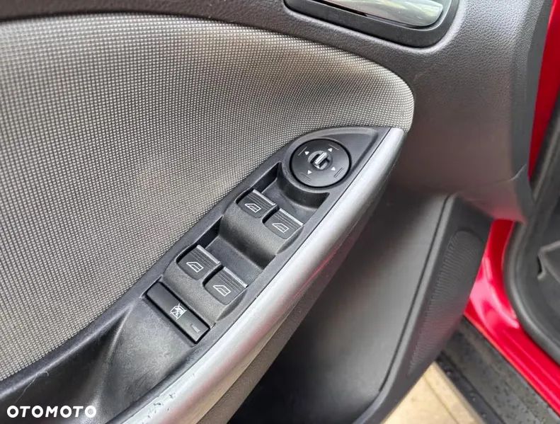 Ford Focus 1.6 Titanium - 12