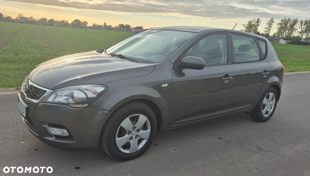 Kia Ceed - 3