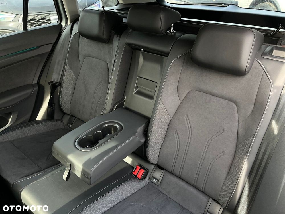 Volkswagen Golf Variant - 16