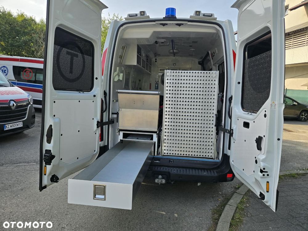 Renault Master Ambulans karetka gwarancja - 20
