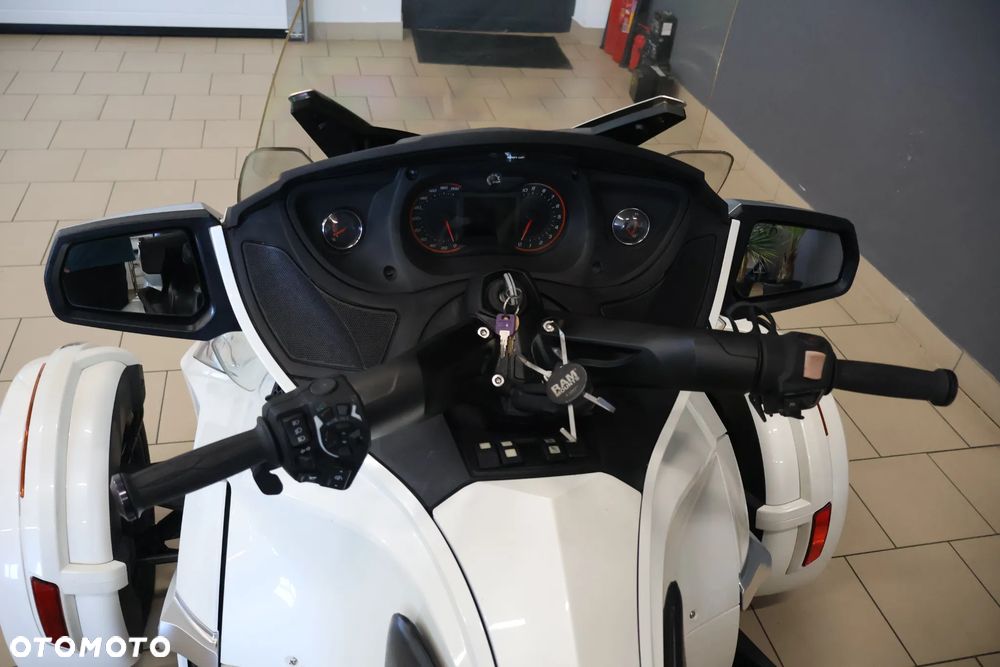 Can-Am Spyder - 4