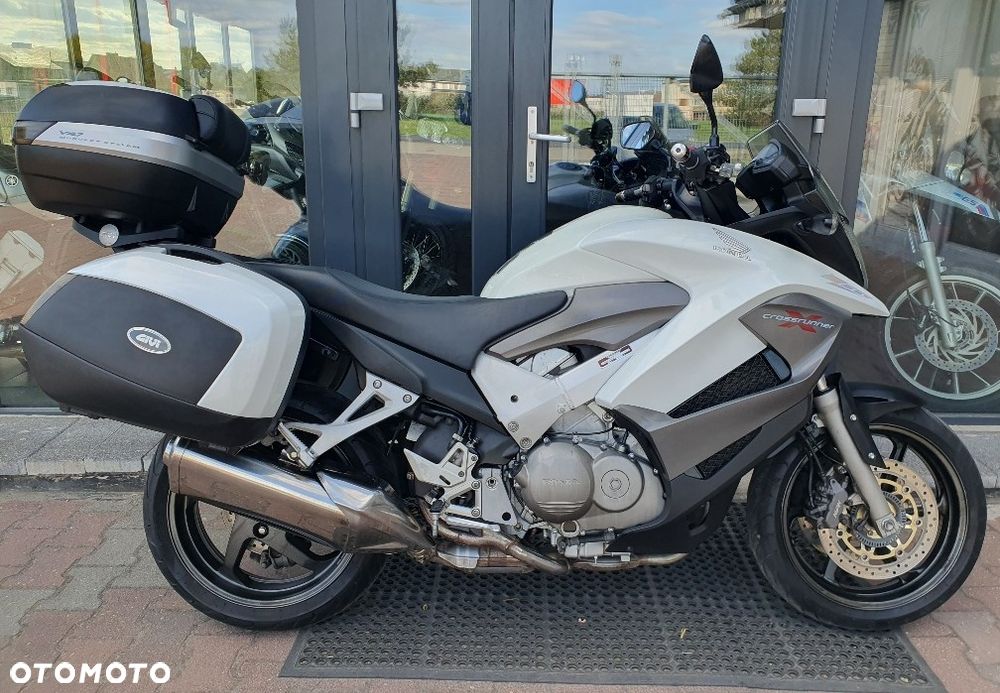 Honda VFR - 10