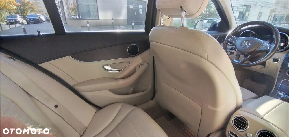 Mercedes-Benz Klasa C 200 4-Matic 7G-TRONIC - 16