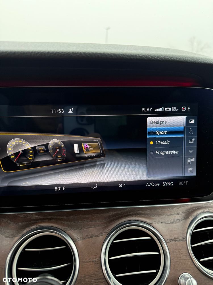 Mercedes-Benz Klasa E 300 9G-TRONIC Exclusive - 20